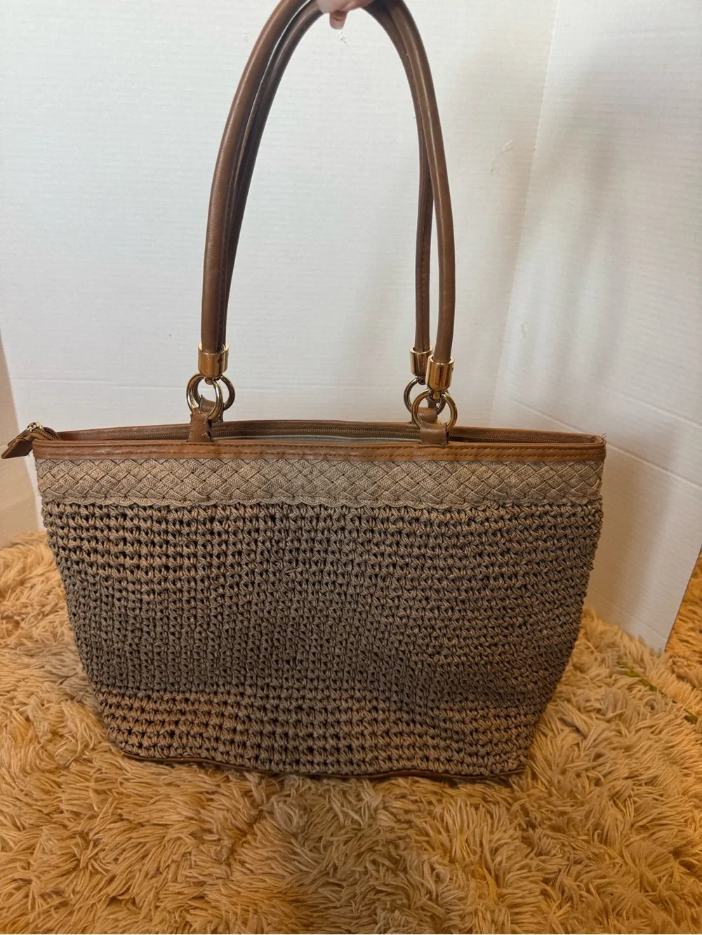 No brand chic woven